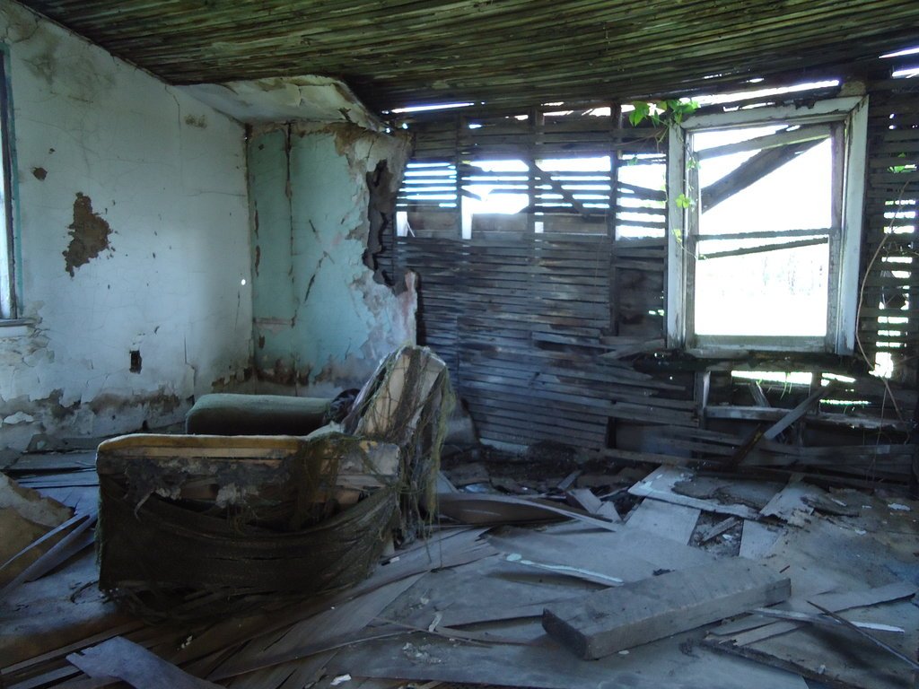 ruined_house_interior_by_pikkatze-d310qk9